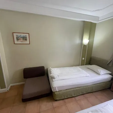 Executive Paradise Family And Business Hotel Nowy Sad